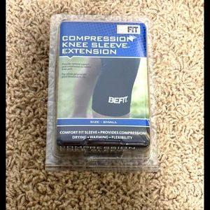 Knee sleeve compression